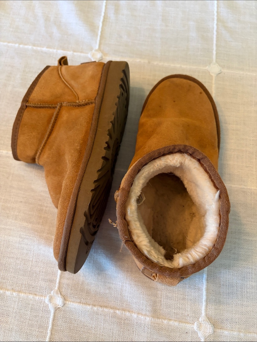 UGG ladies Chestnut Suede Shearling Moccasins